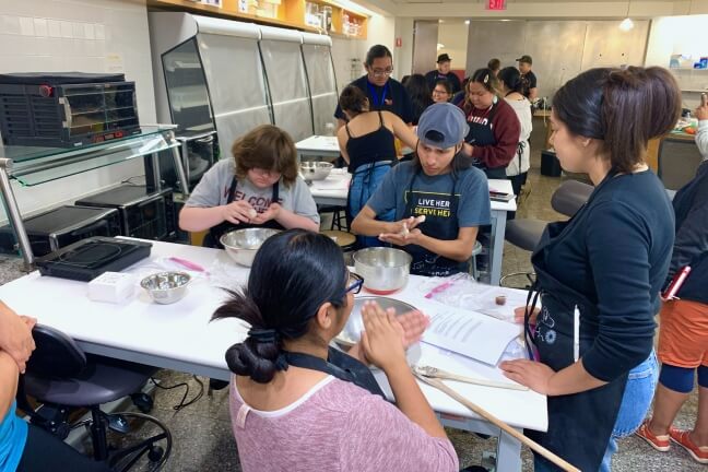 Scene from the SEAS Science & Cooking workshop