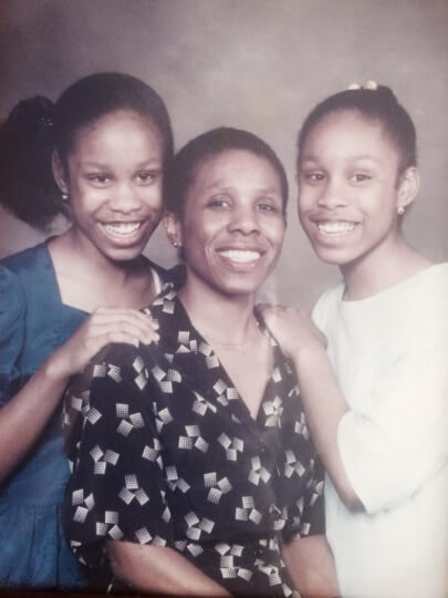 Harvard SEAS alumna Oni Blackstone with her twin sister Uché Blackstock and mother Dale Gloria Blackstock