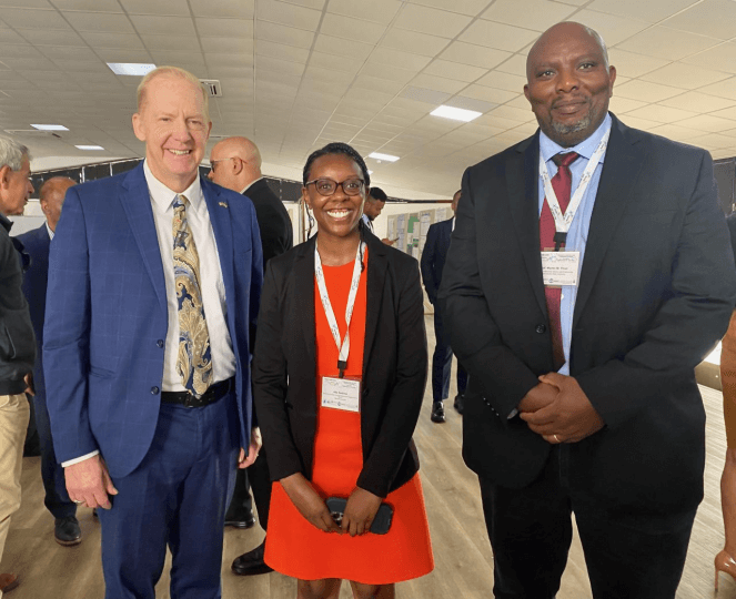 Harvard SEAS student Atte Kadoma between United States Ambassador to Mauritius Henry Jardine and North Caroline State University professor Martin Thuo at a forum