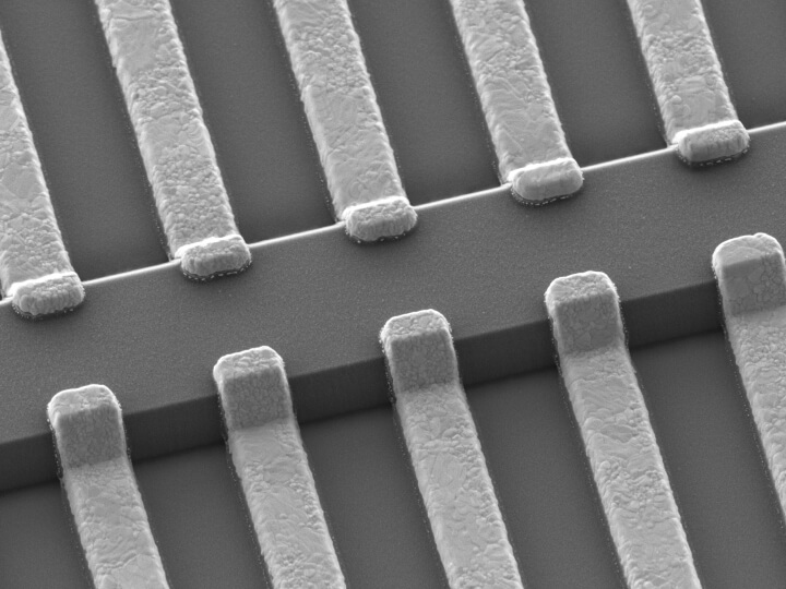 Scanning electron microscope image of metal electrodes used for sidewall poling