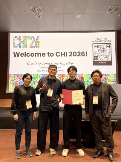 Team accepts award at CHI