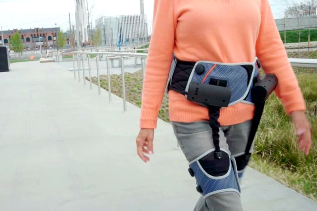 Soft robotic wearable device