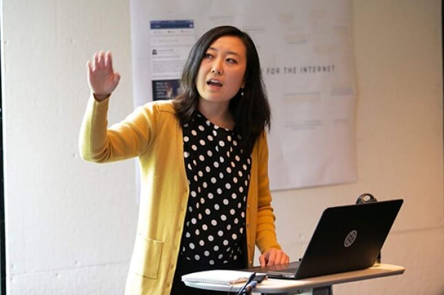 Jenny Fan presenting her research