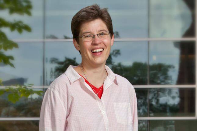 Harvard SEAS faculty Jennifer Lewis
