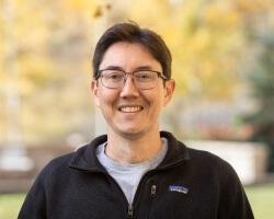 Head shot of Harvard SEAS alumni Chris Wagner