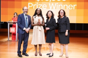 Harvard SEAS alum Yinka Ogunbiyi with president Alan Garber and Innovation Labs staff